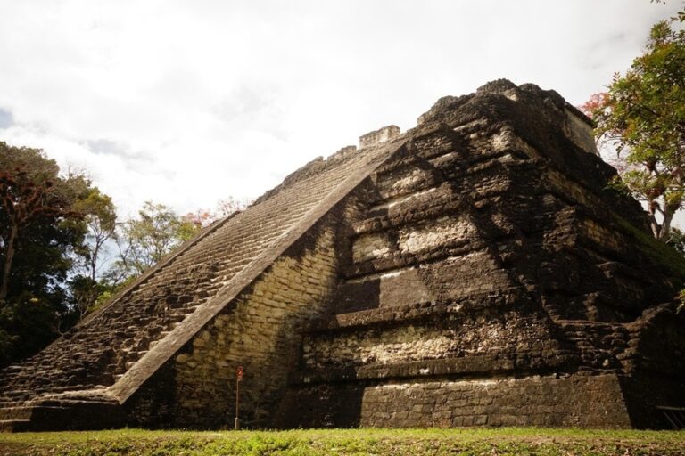 Penyebab Runtuhnya Peradaban Maya Tak Sesederhana yang Diduga?