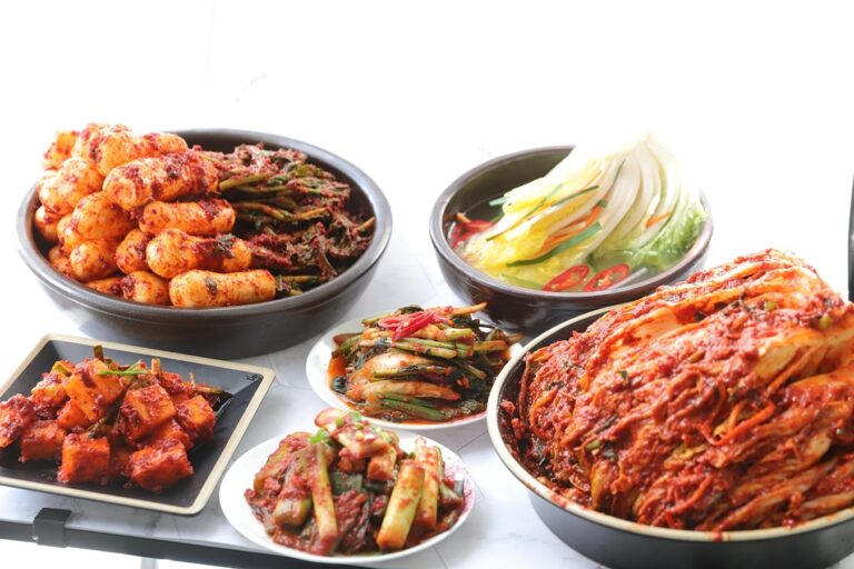 Kimchi Membantu Mengeluarkan Mikroplastik dari Tubuh?