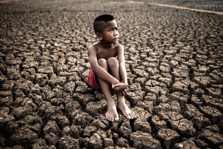 “Menara Air Asia” Kehilangan 24,2 Miliar Ton Air Tanah Setiap Tahun?