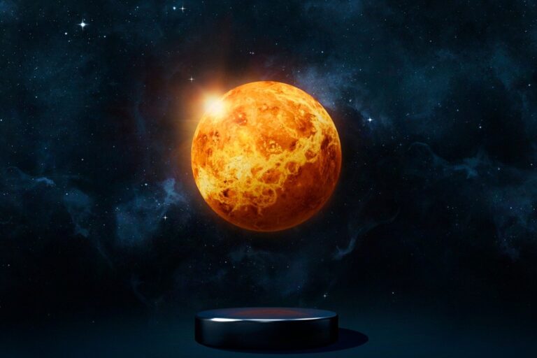 Venus “Menelan” Bulannya Sendiri?